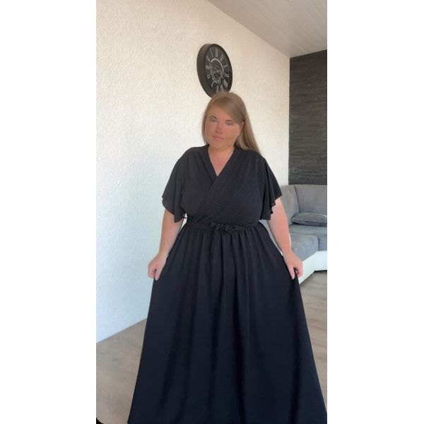 Robe longue noire ceinturée