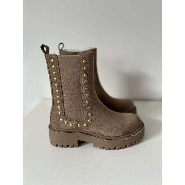 Bottines en suédine à clous